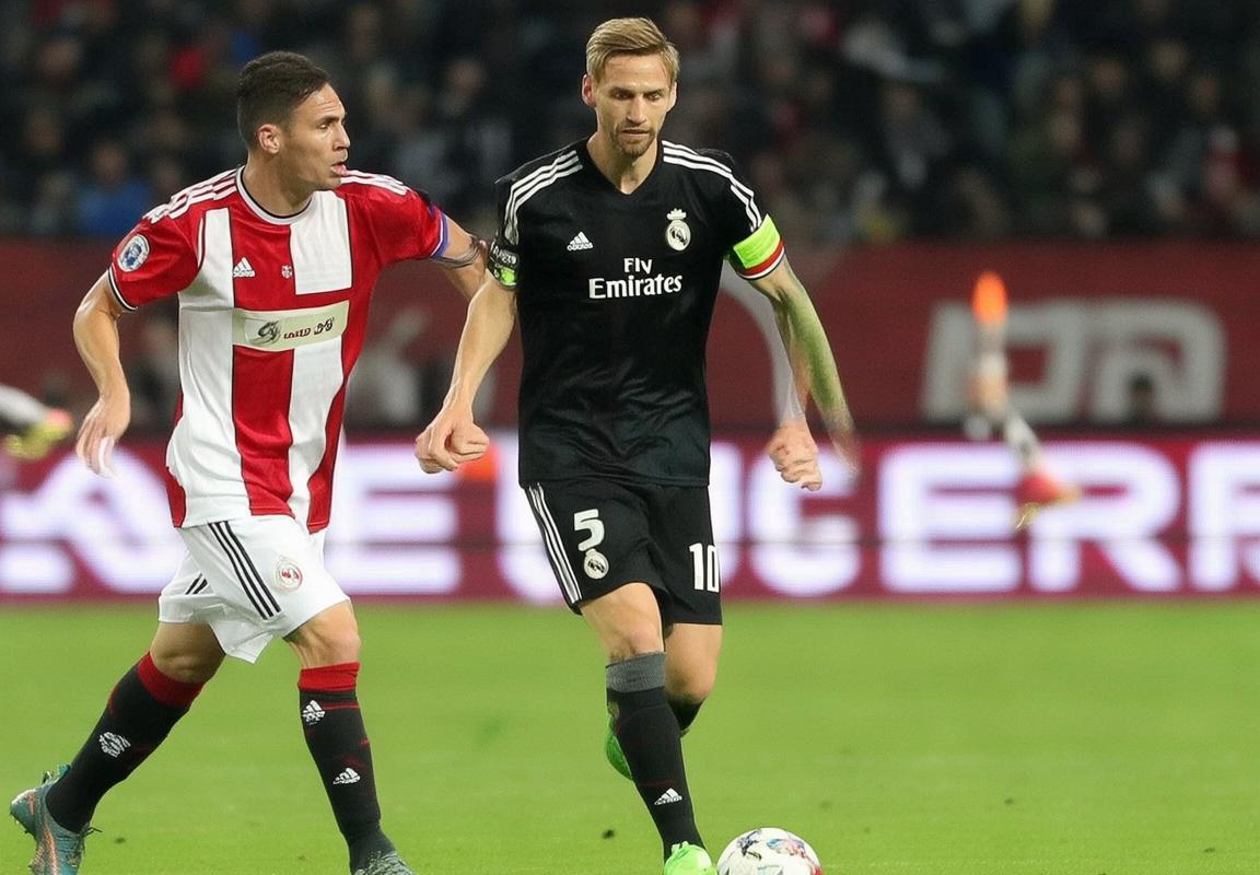 2010年罗马与国米巅峰对决回顾：激情四溢的意甲经典之战(图1)